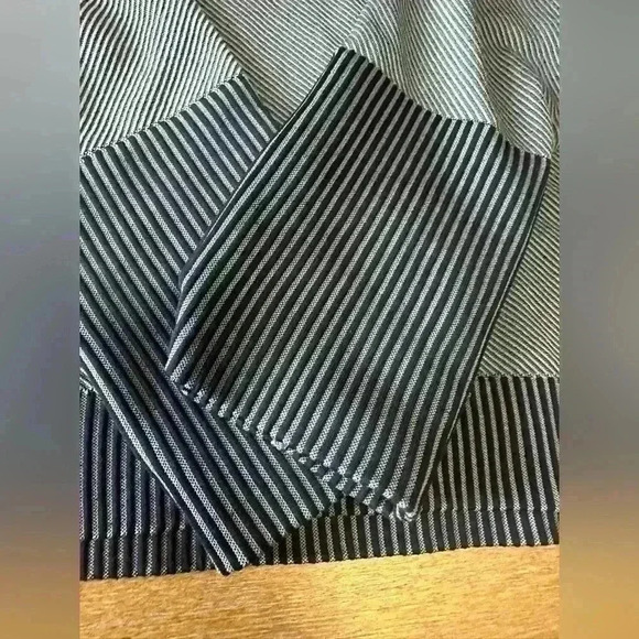 Lululemon crew neck - Picture 3 of 8